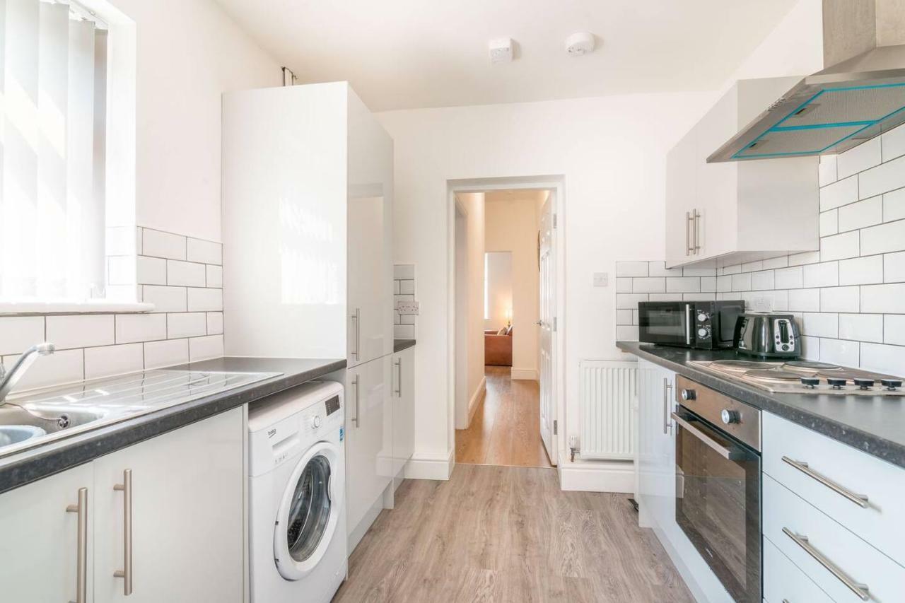Platform Port Area Apartment 1 With Free Street Parking Кингстън ъпон Хъл Екстериор снимка